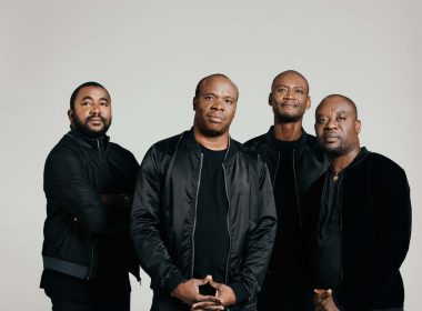 Goude, A'salfo, Tino et Manadja, le Magic System au complet lors d'une séance photo Crédit image: ©Warner Music